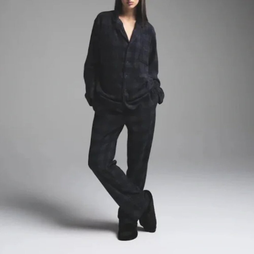 ISO: Skims Unisex Fleece Sleep Set XXS